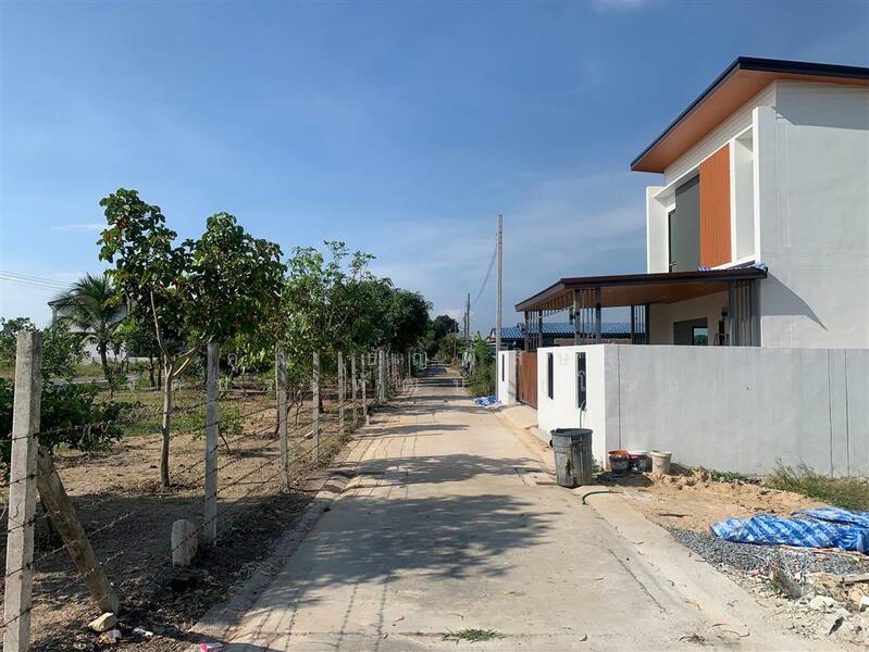 ขาย - ที่ดินเปล่า 458 ตร.ว. ที่ดินเปล่า ซอยราษฎร์อุทิศ10 (ซอย เพ็ชรรัตน์), กรุงเทพ