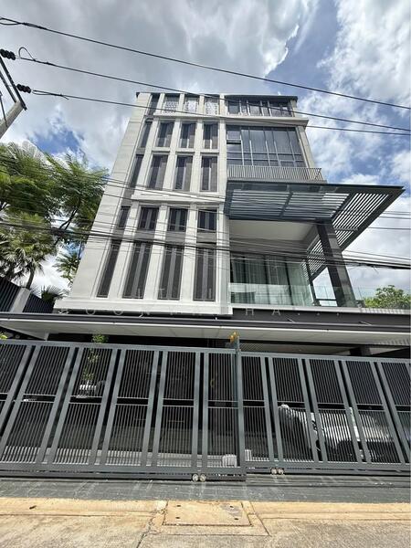 3-BR House, Bangkok, Khlong Tan Nua, Watthana, Bangkok, 3 Bedrooms, 350 sqm, Single Detached House For Rent, by Kitnipat Boonyadhammakul, 500104719 - DDproperty.com