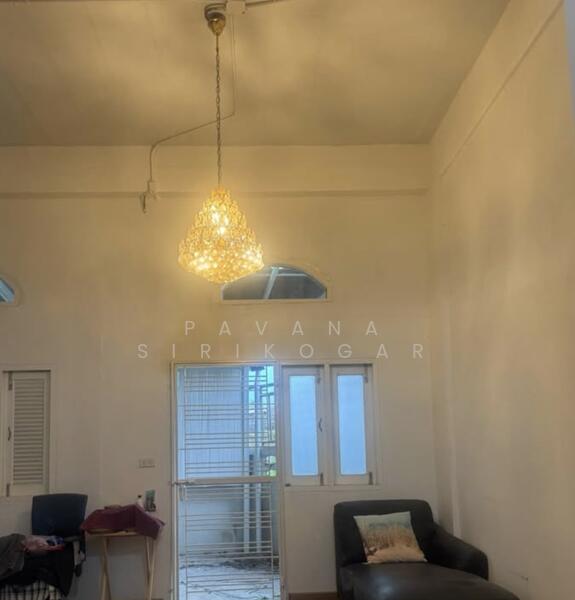 ให้เช่า - ทาวน์เฮ้าส์ 5-ห้องนอน, กรุงเทพ