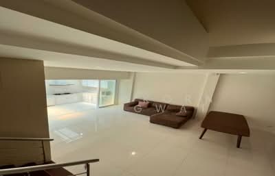 ขาย - ทาวน์เฮ้าส์ 4-ห้องนอน, กรุงเทพ