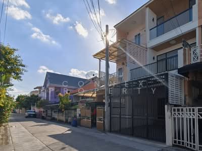 ขาย - ทาวน์โฮม ลาดพร้าว 94, กรุงเทพ