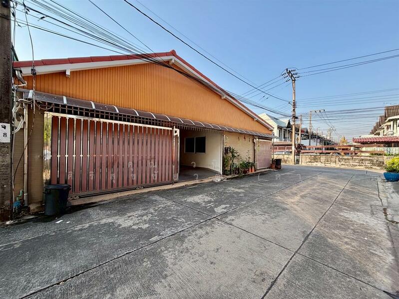 Otthit 1, Bangkok, Lat Phrao Wang Hin Road, Lat Phrao, Lat Phrao, Bangkok, 3 Bedrooms, 250 sqm, Single Detached House For Sale, by คุณ วนิดา ศิริสุขชัยวุฒิ (ดา), 500106910 - DDproperty.com