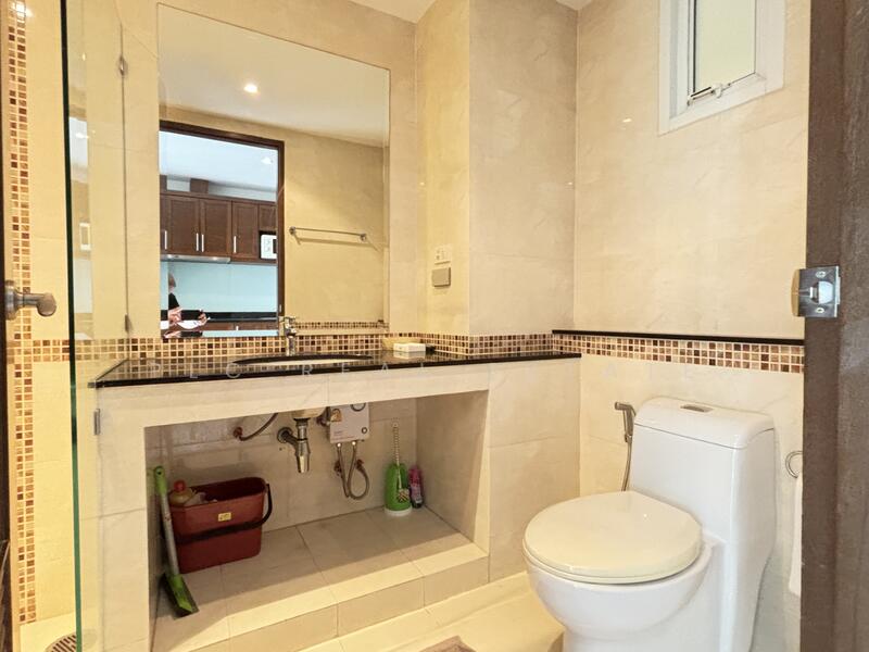 For Sale - Jomtien Beach Condo, Chon Buri (Pattaya)