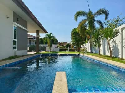 ขาย - ขายวิลล่าพร้อมสระว่ายน้ำส่วนตัว 4 ห้องนอน ในเขตห้วยใหญ่ พัทยาตะวันออก, ชลบุรี