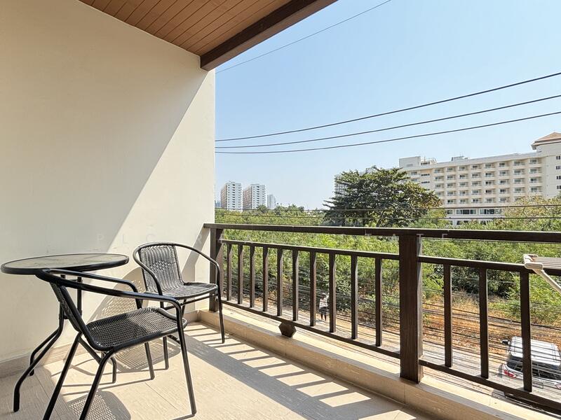 ขาย - Jomtien Beach Penthouses : จอมเทียน บีช เพ้นเฮ้าส์ คอนโดมิเนียม, ชลบุรี