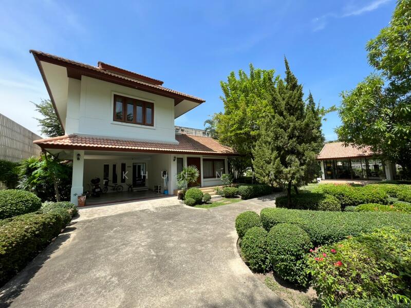 House with Private Pool Ekamai, Bangkok, Khong Tan, Khlong Toei, Bangkok, 4 Bedrooms, 500 sqm, Single Detached House For Rent, by Khun Nita, 500107828 - DDproperty.com