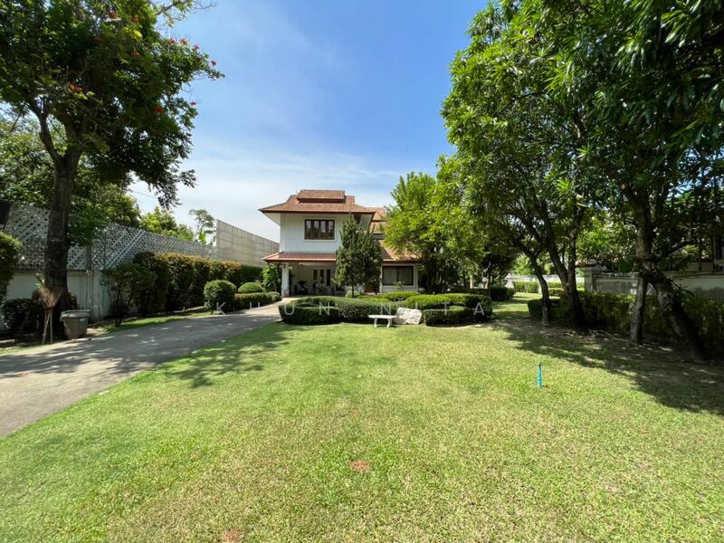 House with Private Pool Ekamai, Bangkok, Khong Tan, Khlong Toei, Bangkok, 4 Bedrooms, 500 sqm, Single Detached House For Rent, by Khun Nita, 500107828 - DDproperty.com