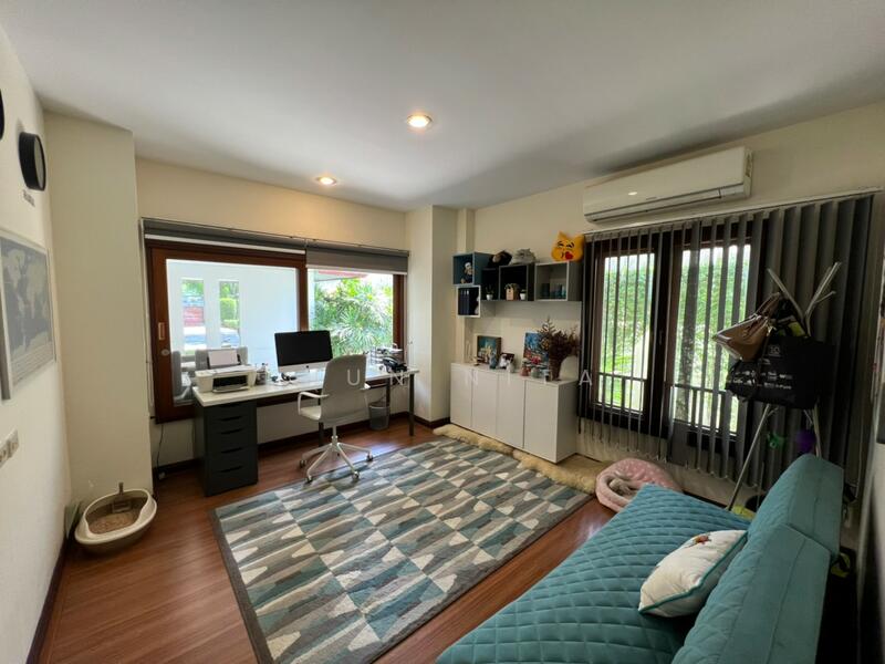 House with Private Pool Ekamai, Bangkok, Khong Tan, Khlong Toei, Bangkok, 4 Bedrooms, 500 sqm, Single Detached House For Rent, by Khun Nita, 500107828 - DDproperty.com