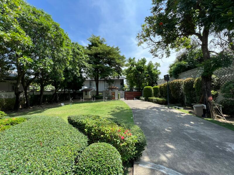 House with Private Pool Ekamai, Bangkok, Khong Tan, Khlong Toei, Bangkok, 4 Bedrooms, 500 sqm, Single Detached House For Rent, by Khun Nita, 500107828 - DDproperty.com