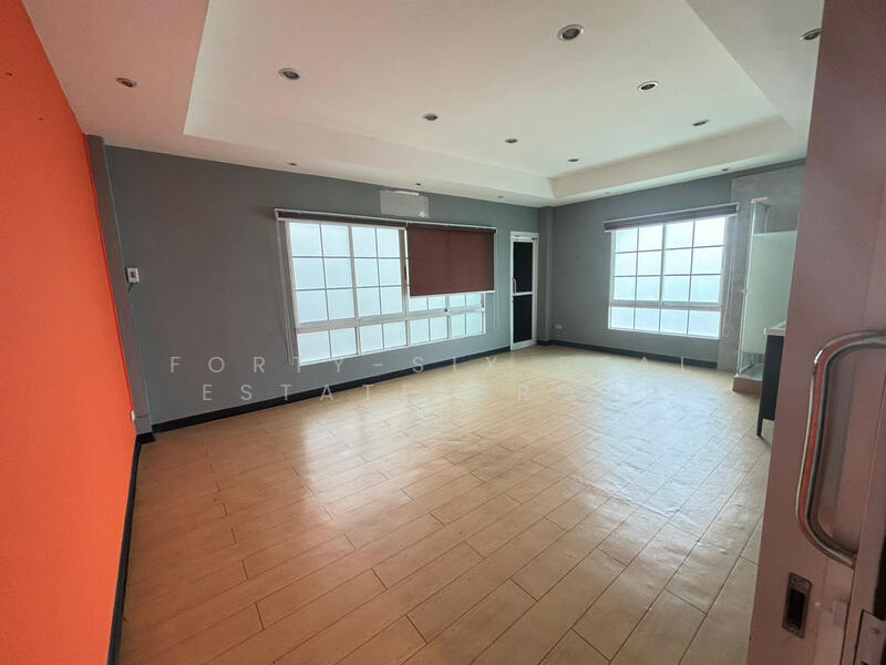 ให้เช่า - ให้เช่า อาคารพาณิชย์ ทำเลดีมาก ตรงข้ามมหาลัยฯ ธุรกิจบัณฑิตย์, กรุงเทพ