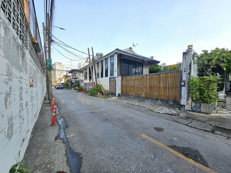 ที่ดินพร้อมสิ่งปลูกสร้าง ซอยลาดพร้าว 8, กรุงเทพ, จอมพล, จตุจักร, กรุงเทพ, 768 ตร.ม., ที่ดิน ขาย, โดย Pimlada Lertritrungmanee, 500108374 - DDproperty.com