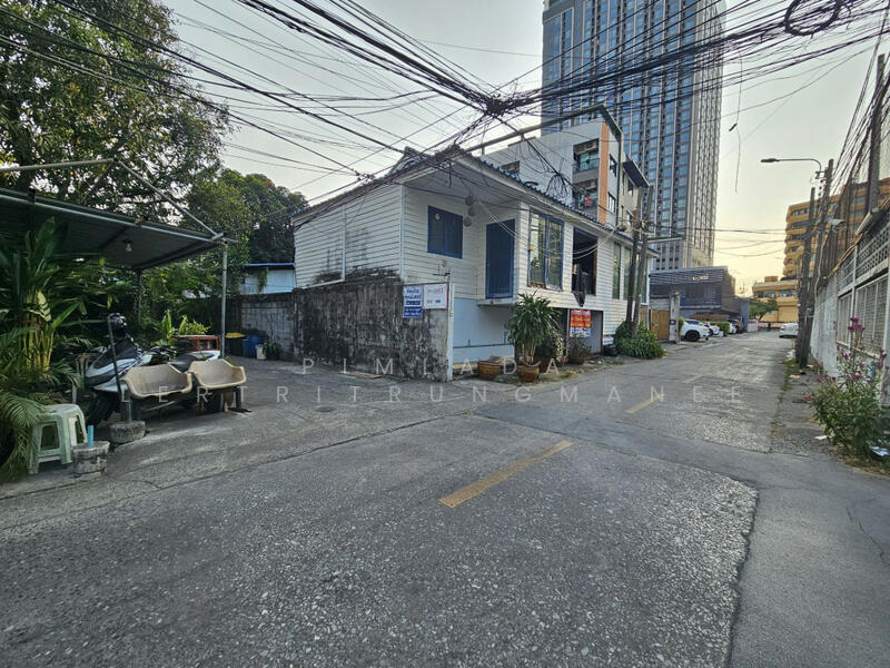 ที่ดินพร้อมสิ่งปลูกสร้าง ซอยลาดพร้าว 8, กรุงเทพ, จอมพล, จตุจักร, กรุงเทพ, 768 ตร.ม., ที่ดิน ขาย, โดย Pimlada Lertritrungmanee, 500108374 - DDproperty.com