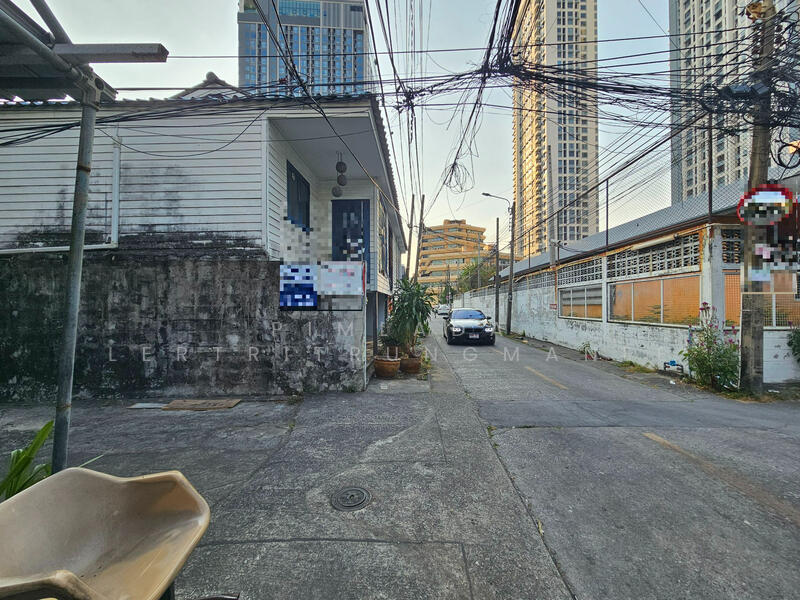 ที่ดินพร้อมสิ่งปลูกสร้าง ซอยลาดพร้าว 8, Bangkok, Jom Phon, Chatuchak, Bangkok, , 768 sqm, Land For Sale, by Pimlada Lertritrungmanee, 500108374 - DDproperty.com