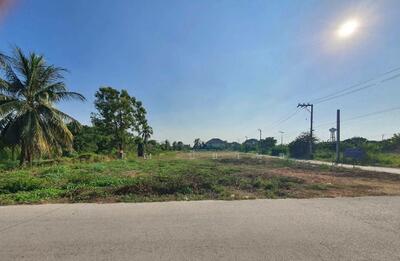 ขาย - ขาย ที่ดิน จัดสรรสวย 826 ตรว. ห่าง ถนน 346 เพียง 350 เมตร เหมาะสร้างบ้าน โกดัง โฮมออฟฟิศ, นนทบุรี