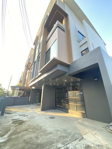 ให้เช่า - Haus Clover Chaengwattana-Ratchaphruek : เฮ้าส์ โคลเวอร์ แจ้งวัฒนะ - ราชพฤกษ์, นนทบุรี