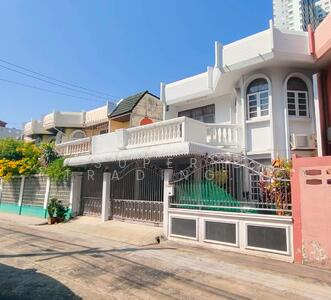 ขาย - หมู่บ้านแสงวิสุทธิ์ ซอย นนทรี 8, กรุงเทพ