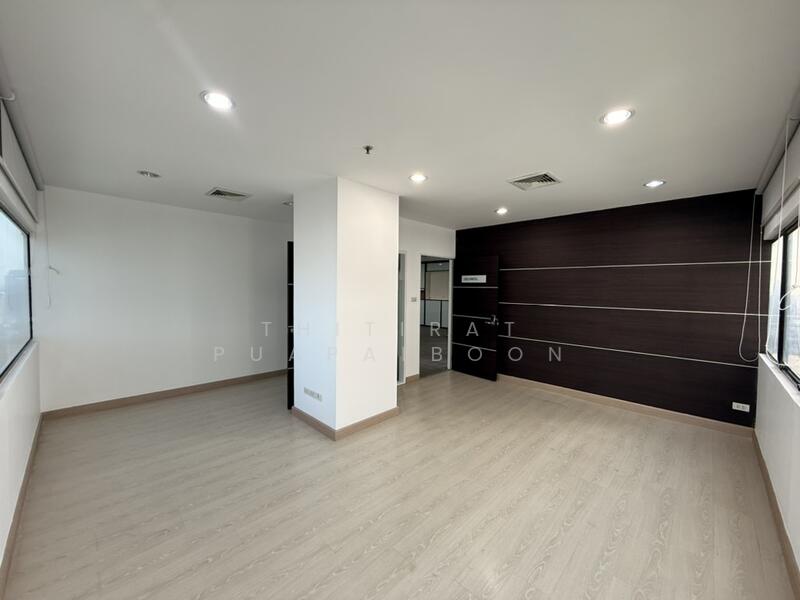 For Sale - Office Space For Sale Ratchadaphisek Road, Bangkok