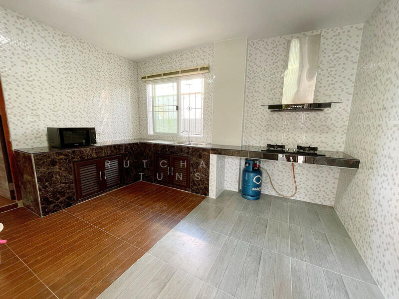 ให้เช่า - บ้านสวยให้เช่า – ใกล้ 89 พลาซ่า | โซนหนองผึ้ง | สารภี ค่าเช่า 30,000 บาท / เดือน รหัสทรัพย์ : No.15H, เชียงใหม่