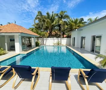 ขาย - ขายวิลล่าหรูพร้อมสระว่ายน้ำส่วนตัว ใกล้ชายหาด บนเขาพระตำหนัก, ชลบุรี