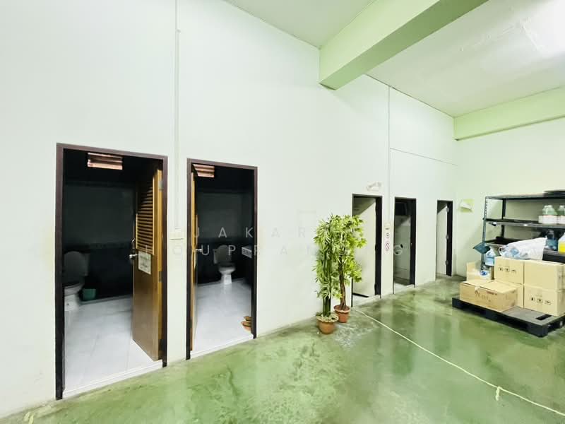 For Rent - ให้เช่าโกดัง พระราม2 ท่าข้าม บางขุนเทียน กรุงเทพ 4600 ตรม. 4 ชั้น ครึ่ง, Bangkok