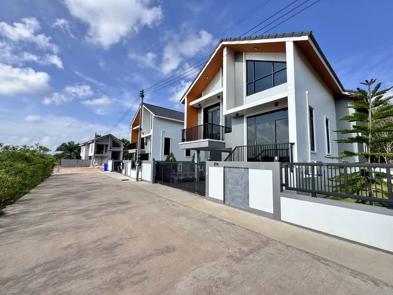 บ้านใหม่ บ้านเดี่ยวหลังใหญ่ น้ำไม่ท่วม ท่าข้าม หาดใหญ่ ใกล้เมือง บรรยากาศดี, สงขลา, อัมพวัน, ท่าข้าม, หาดใหญ่, สงขลา, 320 ตร.ม., บ้านเดี่ยว ขาย, โดย ศุภกฤต ยืนยงสวัสดิ์, 500109630 - DDproperty.com