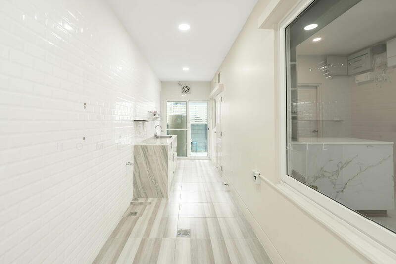 ขาย - Centro Sathorn-Kallapapruek : เซนโทร สาทร-กัลปพฤกษ์, กรุงเทพ