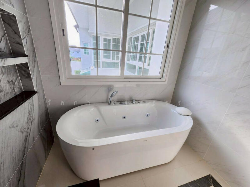 The Grand Pinklao, Bangkok, 594 Borommaratchachonnani Road, Sala Thammasop, Thawi Watthana, Bangkok, 4 Bedrooms, 393 sqm, Single Detached House For Sale, by Wanlapa Charoonthum, 500109786 - DDproperty.com