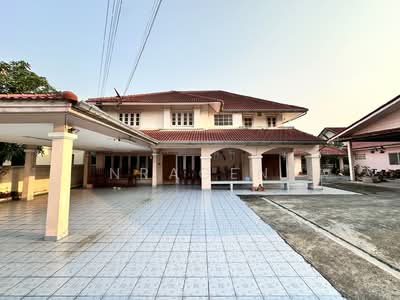 ขาย - บ้านเดี่ยว + โกดัง ถ.รามอินทรา, กรุงเทพ