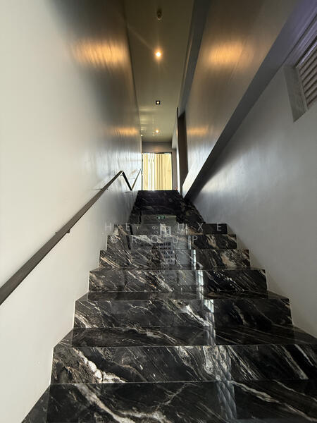 ให้เช่า - Luxury 3 storey shop at Phromphong, กรุงเทพ