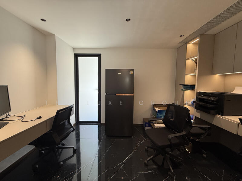 ให้เช่า - Luxury 3 storey shop at Phromphong, กรุงเทพ