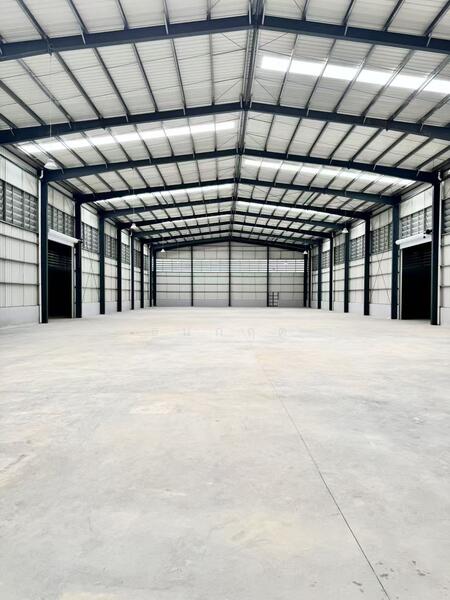 ให้เช่า - โกดังให้เช่าพร้อมออฟฟิศ 900 ตรม.ขึ้นไป พื้นที่สีม่วงของ รง.4 ได้ 🚩ถนน เศรษฐกิจ1 พุทธสาคร 74000, สมุทรสาคร