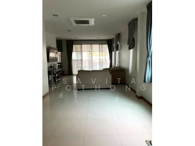 ขาย - ทาวน์เฮ้าส์ 4-ห้องนอน, กรุงเทพ