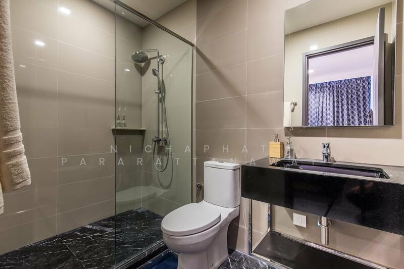The Esse Asoke, Bangkok, 333 Soi Sukhumvit 21, Sukhumvit Road, Khlongtoei Nua, Watthana, Bangkok, 2 Bedrooms, 63 sqm, Condo For Rent, by Aparasmi Mengoon, 500110688 - DDproperty.com