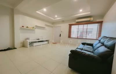 ขาย - ทาวน์เฮ้าส์ 3-ห้องนอน, กรุงเทพ