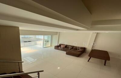 ขาย - ทาวน์เฮ้าส์ 4-ห้องนอน, กรุงเทพ