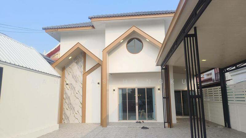 For Sale - บ้านเดี่ยว 2 ชั้นรีโนเวทสวยใหม่ทั้งหลัง หมู่บ้านเคซี 9 ซอยนิมิตรใหม่ 40, Bangkok