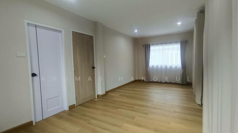 For Sale - บ้านเดี่ยว 2 ชั้นรีโนเวทสวยใหม่ทั้งหลัง หมู่บ้านเคซี 9 ซอยนิมิตรใหม่ 40, Bangkok