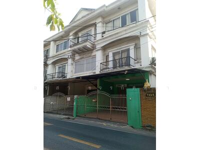 ขาย - ต้นถนนสังคมสงเคราะห์ ใกล้เลียบด่วน-รถไฟฟ้า, กรุงเทพ