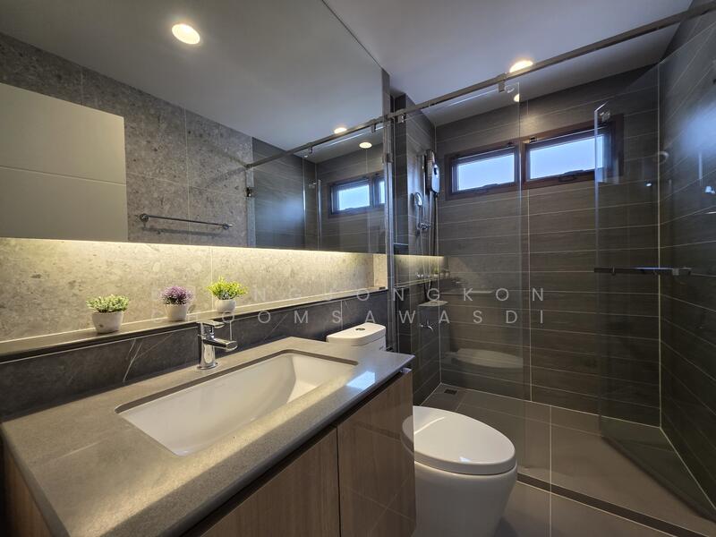 Burasiri Krungthep Kreetha, Bangkok, 95 Soi Pracha Ruam Chai, Hua Mak, Bang Kapi, Bangkok, 4 Bedrooms, 238 sqm, Single Detached House For Rent, by Duangjongkon Choomsawasdi, 500112019 - DDproperty.com