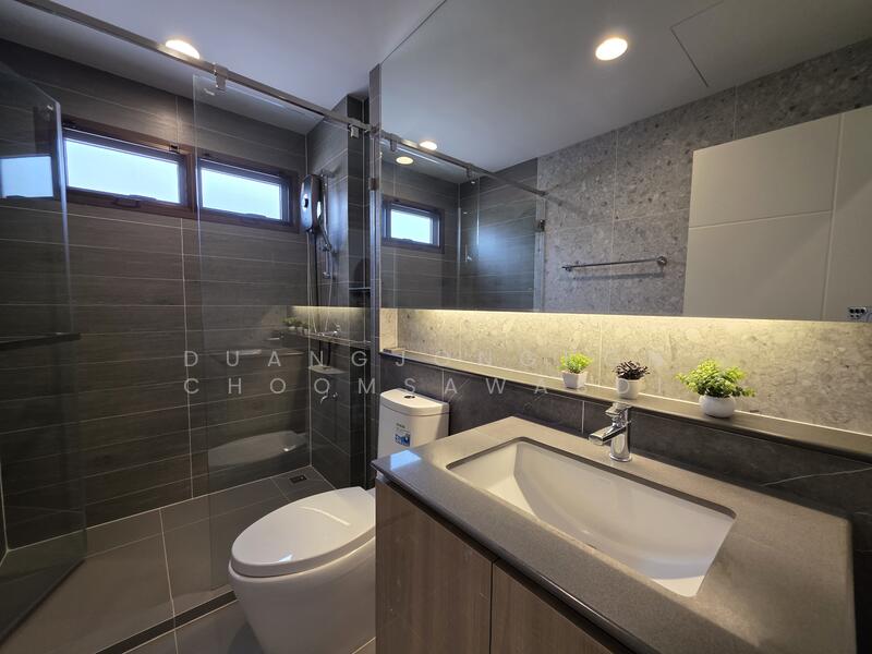 Burasiri Krungthep Kreetha, Bangkok, 95 Soi Pracha Ruam Chai, Hua Mak, Bang Kapi, Bangkok, 4 Bedrooms, 238 sqm, Single Detached House For Rent, by Duangjongkon Choomsawasdi, 500112019 - DDproperty.com