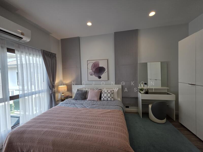 Burasiri Krungthep Kreetha, Bangkok, 95 Soi Pracha Ruam Chai, Hua Mak, Bang Kapi, Bangkok, 4 Bedrooms, 238 sqm, Single Detached House For Rent, by Duangjongkon Choomsawasdi, 500112019 - DDproperty.com