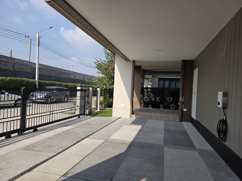 Burasiri Krungthep Kreetha, Bangkok, 95 Soi Pracha Ruam Chai, Hua Mak, Bang Kapi, Bangkok, 4 Bedrooms, 238 sqm, Single Detached House For Rent, by Duangjongkon Choomsawasdi, 500112019 - DDproperty.com