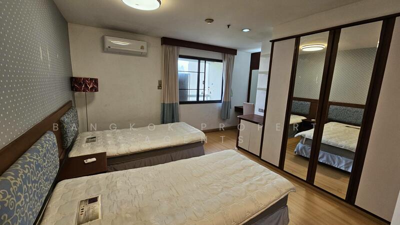 Baan Suanpetch, Bangkok, 18 Soi Sukhumvit 39, Khlong Tan Nua, Watthana, Bangkok, 2 Bedrooms, 135 sqm, Condo For Rent, by BANGKOK PROPERTY AGENTS, 500112724 - DDproperty.com