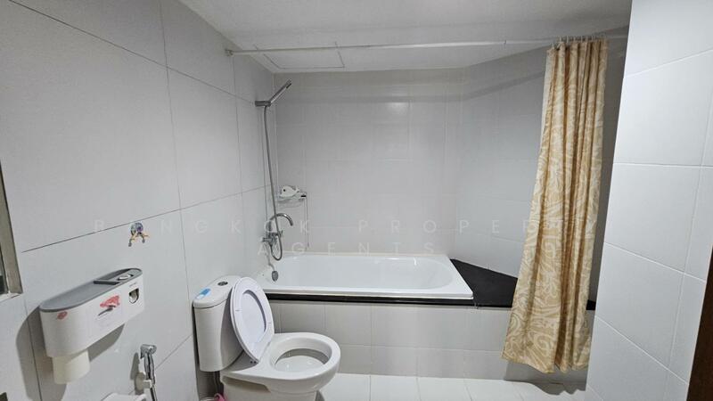 Baan Suanpetch, Bangkok, 18 Soi Sukhumvit 39, Khlong Tan Nua, Watthana, Bangkok, 2 Bedrooms, 135 sqm, Condo For Rent, by BANGKOK PROPERTY AGENTS, 500112724 - DDproperty.com