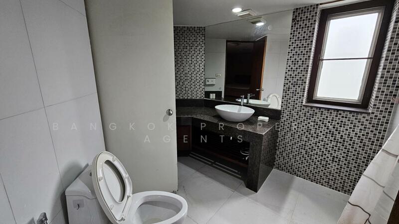 Baan Suanpetch, Bangkok, 18 Soi Sukhumvit 39, Khlong Tan Nua, Watthana, Bangkok, 2 Bedrooms, 135 sqm, Condo For Rent, by BANGKOK PROPERTY AGENTS, 500112724 - DDproperty.com