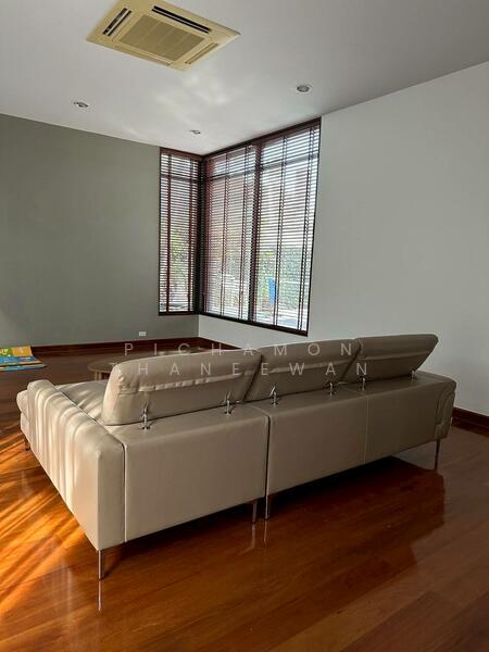 4-BR House, Bangkok, Khlong Tan Nua, Watthana, Bangkok, 4 Bedrooms, 700 sqm, Single Detached House For Rent, by Pichamon Thaneewan, 500112866 - DDproperty.com