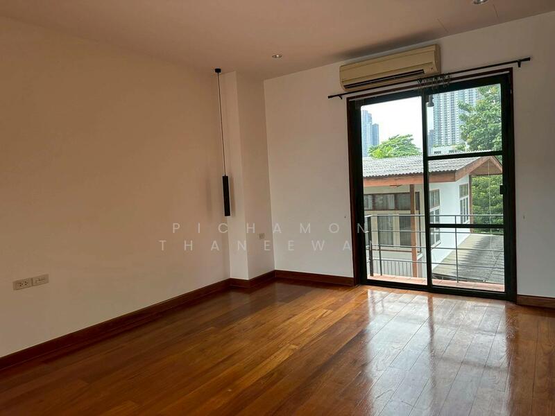 4-BR House, Bangkok, Khlong Tan Nua, Watthana, Bangkok, 4 Bedrooms, 700 sqm, Single Detached House For Rent, by Pichamon Thaneewan, 500112866 - DDproperty.com