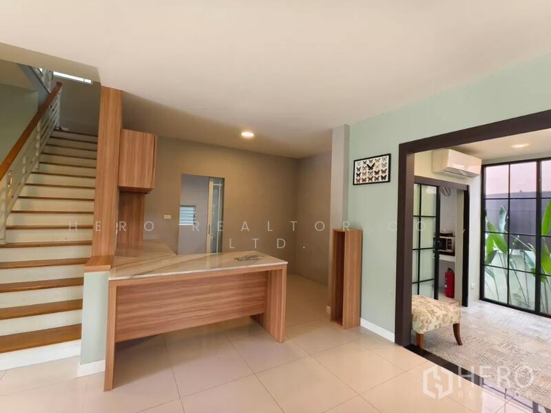 For Sale or Rent Detached House in Mantana Rama 9 - Srinakarin in Hua Mak, Bangkok bre25024, Bangkok, Hua Mak, Bang Kapi, Bangkok, 5 Bedrooms, 300 sqm, Single Detached House For Sale, by Hero Realtor Co., Ltd., 500113407 - DDproperty.com