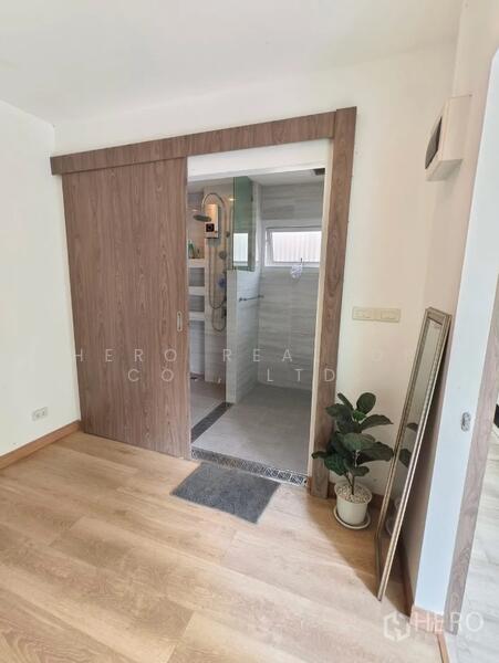 For Sale or Rent Detached House in Mantana Rama 9 - Srinakarin in Hua Mak, Bangkok bre25024, Bangkok, Hua Mak, Bang Kapi, Bangkok, 5 Bedrooms, 300 sqm, Single Detached House For Sale, by Hero Realtor Co., Ltd., 500113407 - DDproperty.com