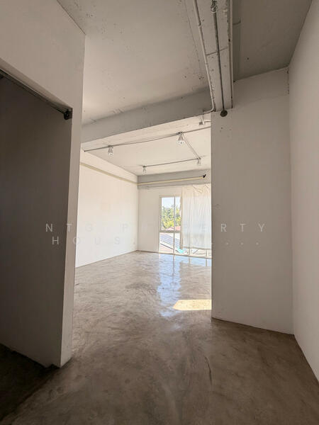 NG2101 ให้เช่าโฮมออฟฟิศขนาดใหญ่ ใจกลางพระราม 9 RCA เหมาะสำหรับบริษัทที่ต้องการพื้นที่, Bangkok, พระราม9, Huai Khwang, Huai Khwang, Bangkok, , 750 sqm, Office Space For Rent, by NTG Property House Co.,Ltd., 500113955 - DDproperty.com